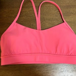 LULULEMON Flow Y Nulu Bra